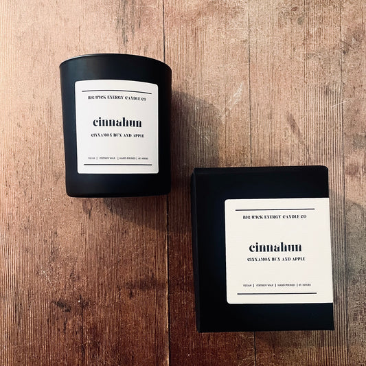 cinnahun - cinnamon bun and apple