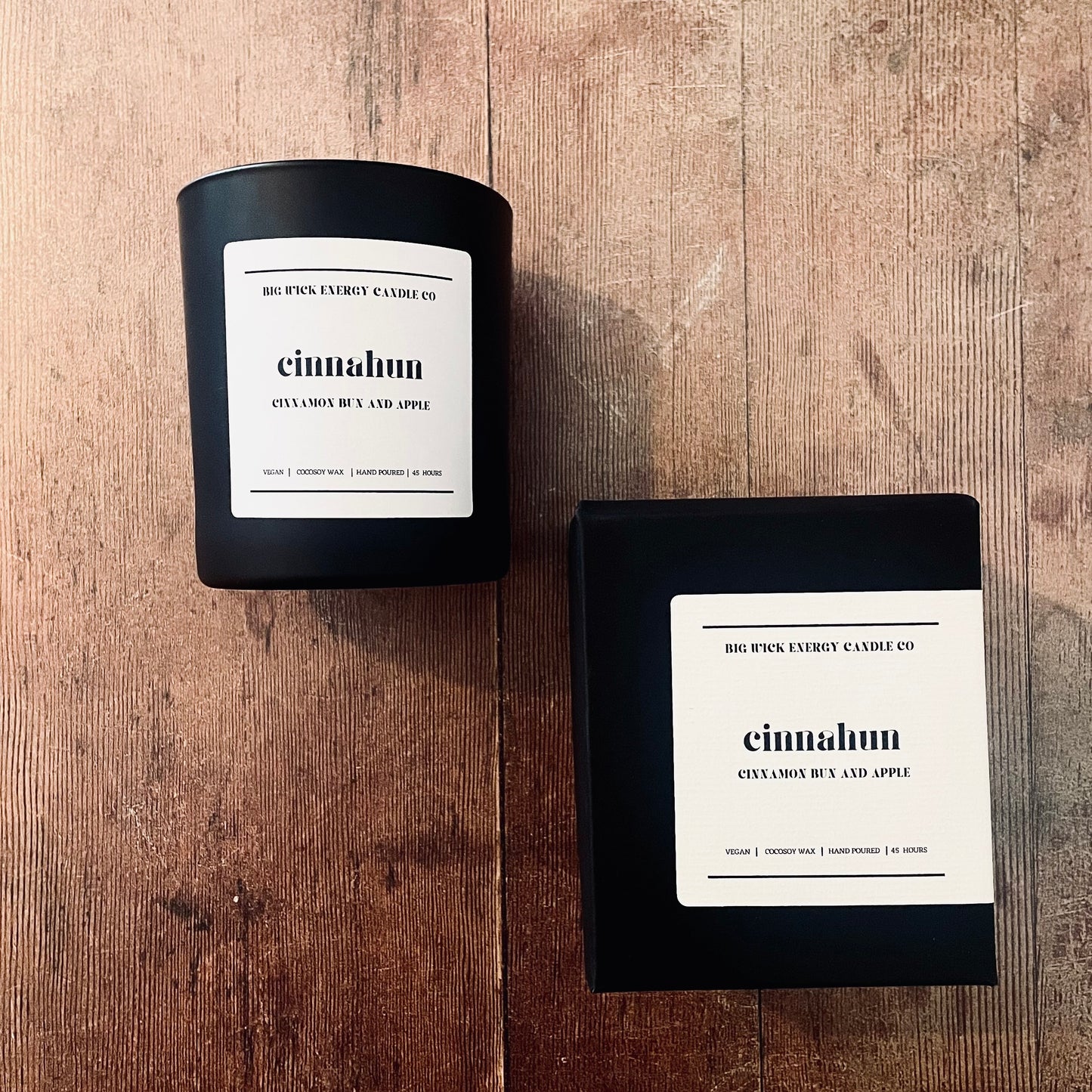 cinnahun - cinnamon bun and apple